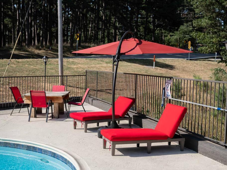 Stonegate Lodge W Pool & Outdoor Firepits Room #201 Eureka Springs Dış mekan fotoğraf