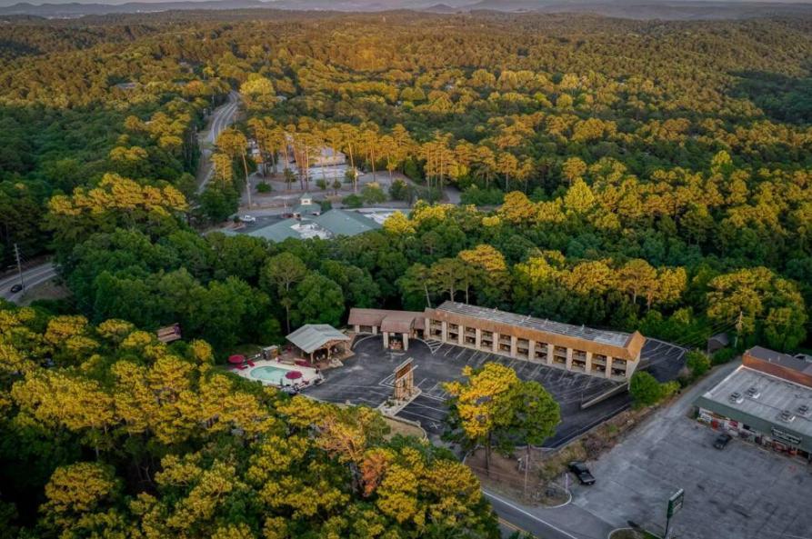 Stonegate Lodge W Pool & Outdoor Firepits Room #201 Eureka Springs Dış mekan fotoğraf